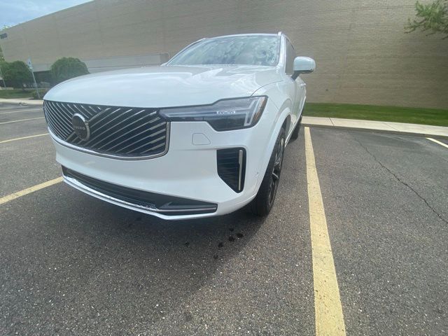 2025 Volvo XC90 B5 Ultra Bright 4WD's photo