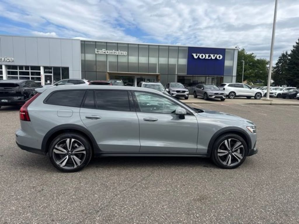 Used 2025 Volvo V60 Cross Country B5 Plus Wagon