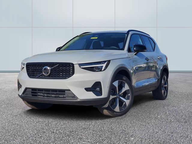 2026 Volvo XC40 B5 Plus Dark AWD's photo