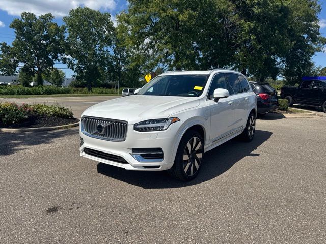 2025 Volvo XC90 Plug-In Hybrid