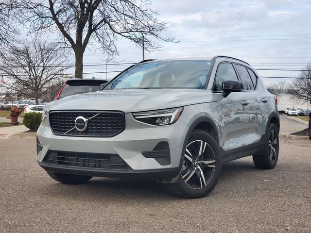 2026 Volvo XC40 SUV 