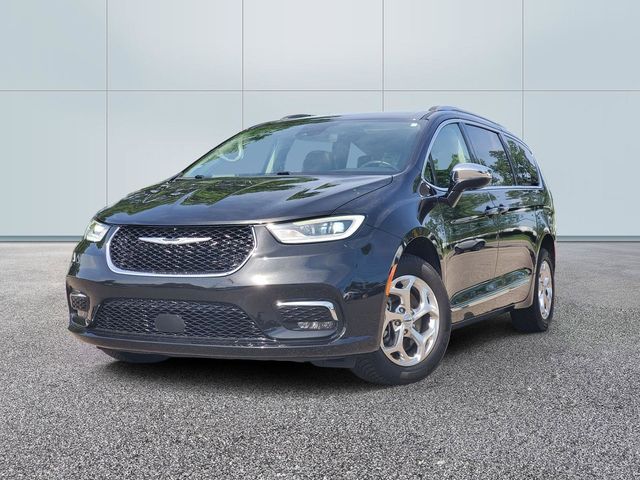 2021 Chrysler Pacifica Limited's photo