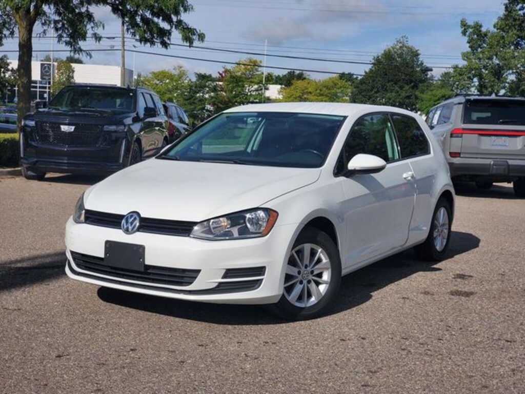 Used 2015 Volkswagen Golf TSI S 2-Door Hatchback