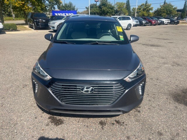 2017 Hyundai Ioniq SEL photo 2
