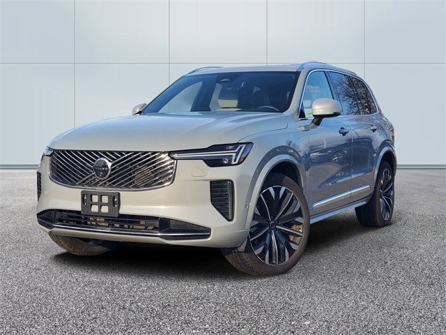2025 Volvo XC90 Plus's photo