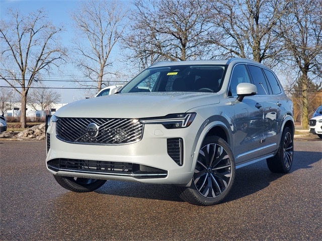 2026 Volvo XC90 Plus's photo