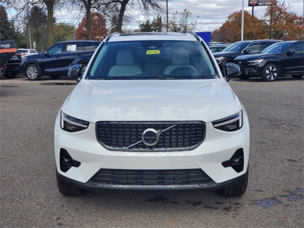 New 2026 Volvo XC40 B5 Ultra SUV