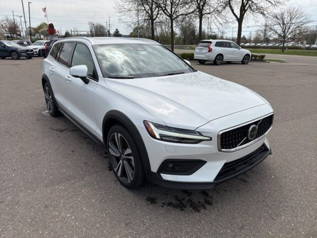 Used 2025 Volvo V60 Cross Country B5 Plus Wagon