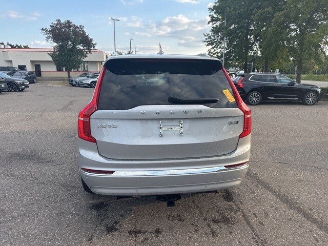 2023 Volvo XC90 B5 Plus photo 3