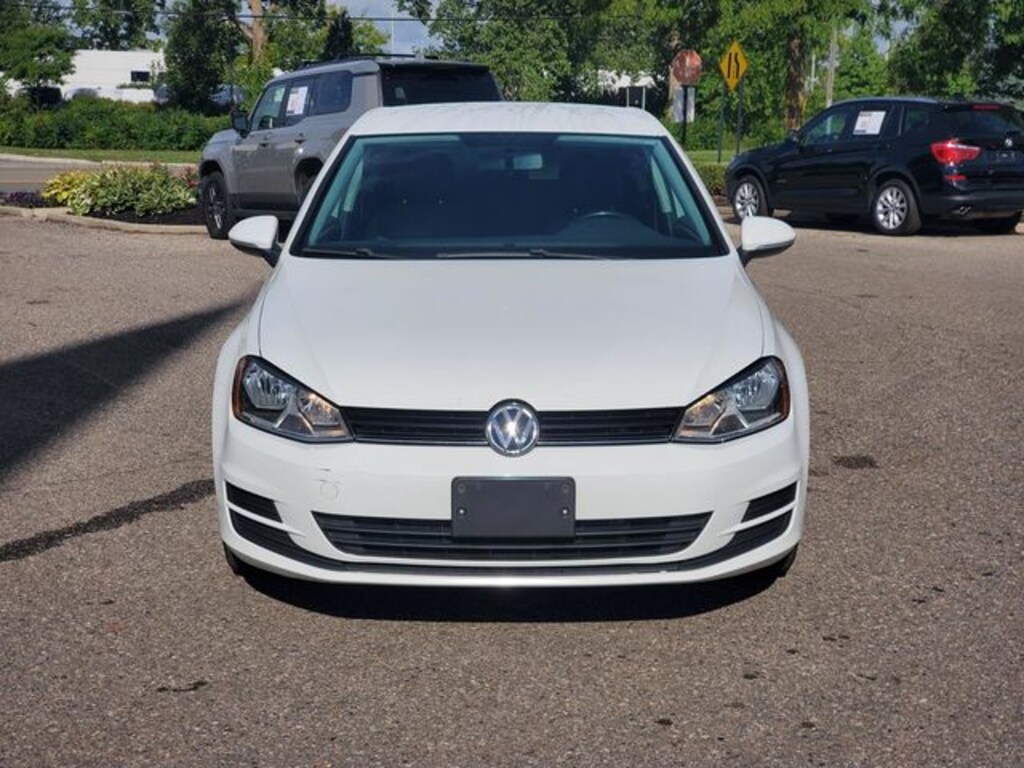 Used 2015 Volkswagen Golf TSI S 2-Door Hatchback