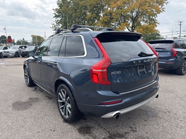 2019 Volvo XC90 T5 Momentum photo 2