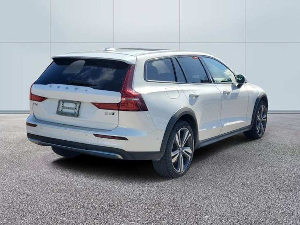 Certified 2025 Volvo V60 Cross Country B5 Plus Wagon