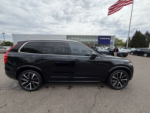 2020 Volvo XC90 T6 Momentum AWD's photo