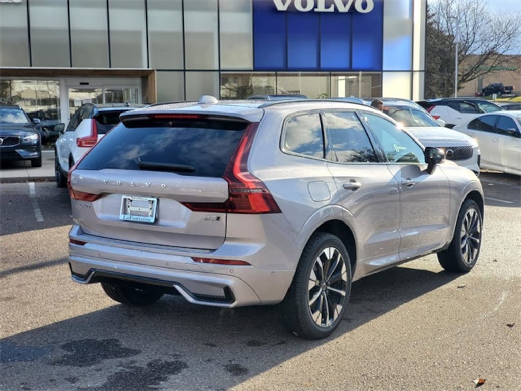 New 2026 Volvo XC60 B5 Plus SUV
