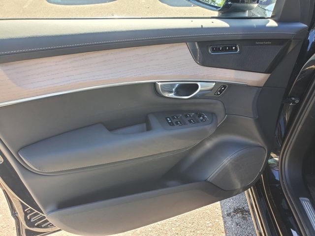 2026 Volvo XC90 Plus - Photo 10