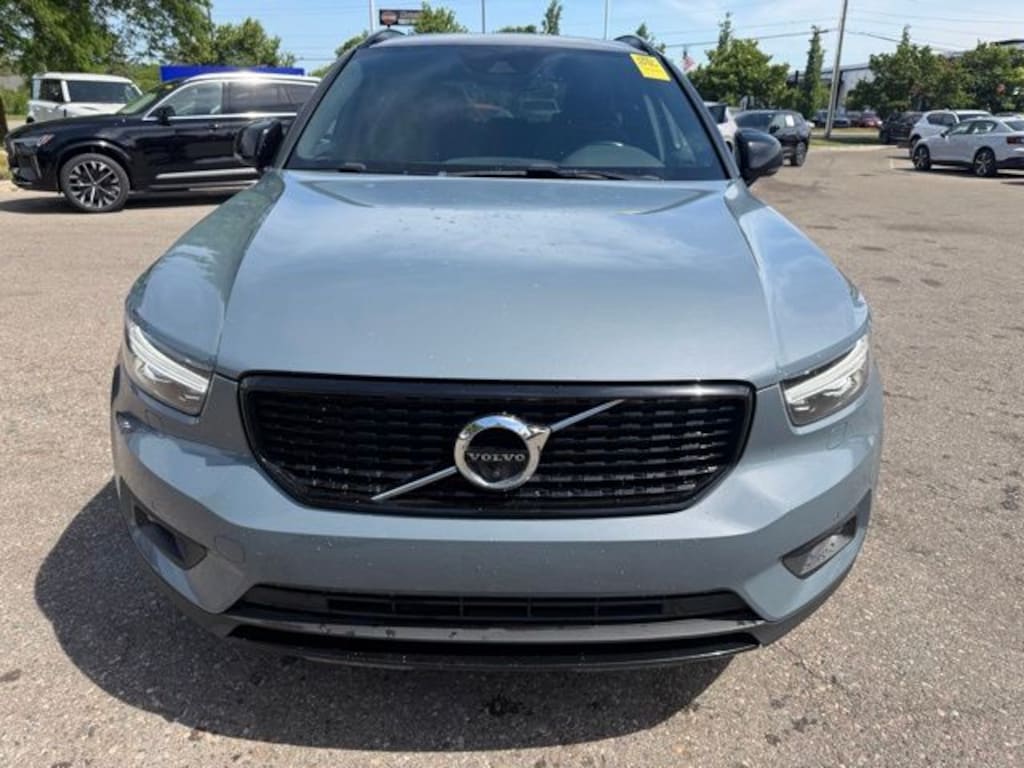 Used 2021 Volvo XC40 R-Design SUV