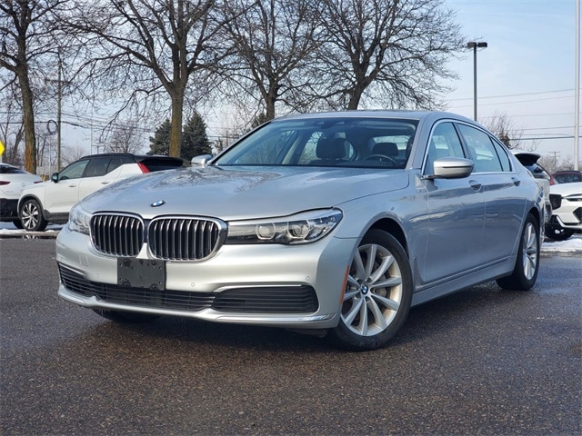 2019 BMW 7 Series 740i's photo