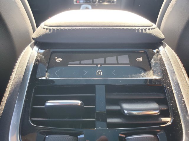 2026 Volvo XC90 Plus - Photo 31