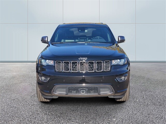 2021 Jeep Grand Cherokee Anniversary Edition photo 2