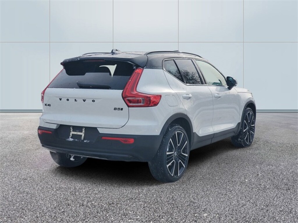 New 2026 Volvo XC40 B5 Ultra Black Edition SUV