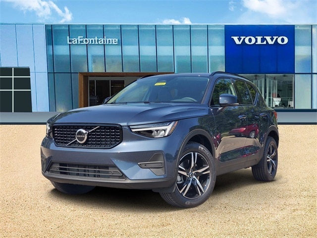 2026 Volvo XC40 SUV 