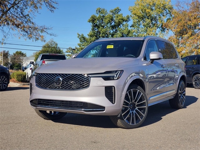 2026 Volvo XC90 Plus's photo