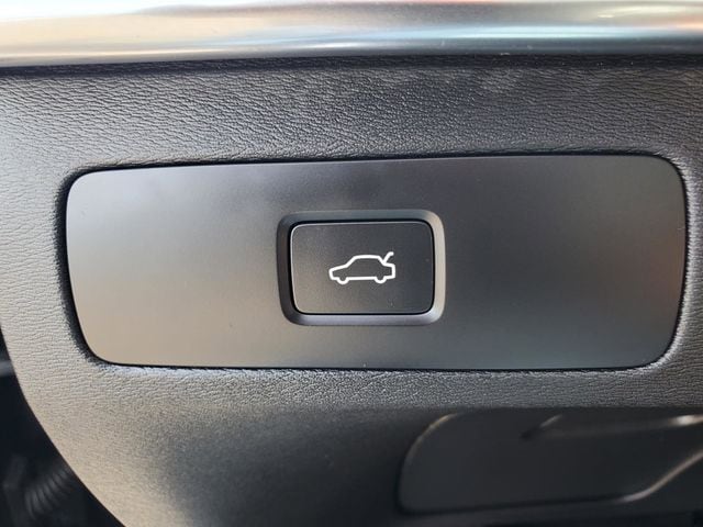 2026 Volvo XC90 Plus - Photo 18