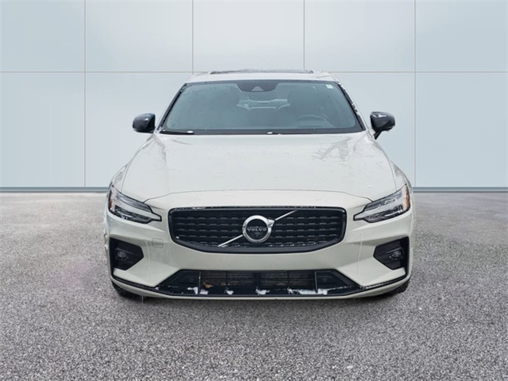 Used 2021 Volvo S60 T5 R-Design Sedan