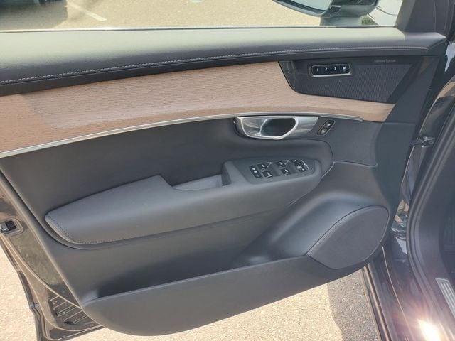 2026 Volvo XC90 Plus - Photo 10