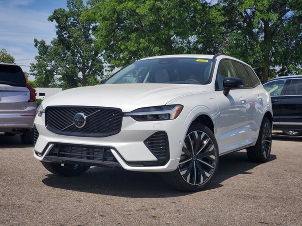 New 2026 Volvo XC60 plug-in hybrid T8 Ultra SUV