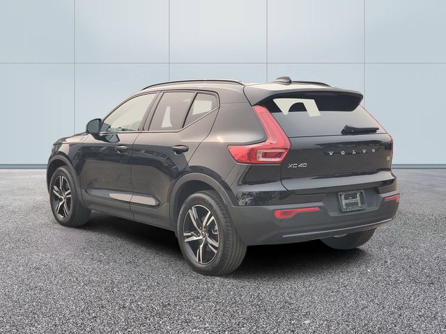 2026 Volvo XC40 Core - Photo 6