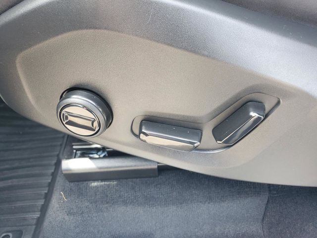 2026 Volvo XC90 Plus - Photo 16
