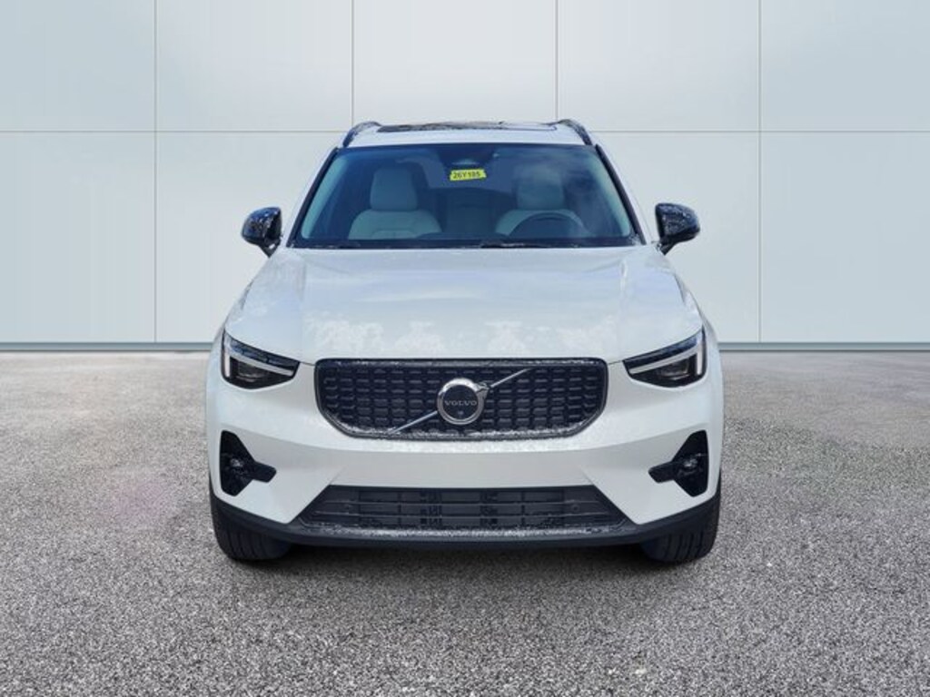 New 2026 Volvo XC40 B5 Ultra SUV