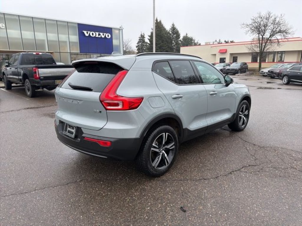 Certified 2026 Volvo XC40 B5 Core SUV