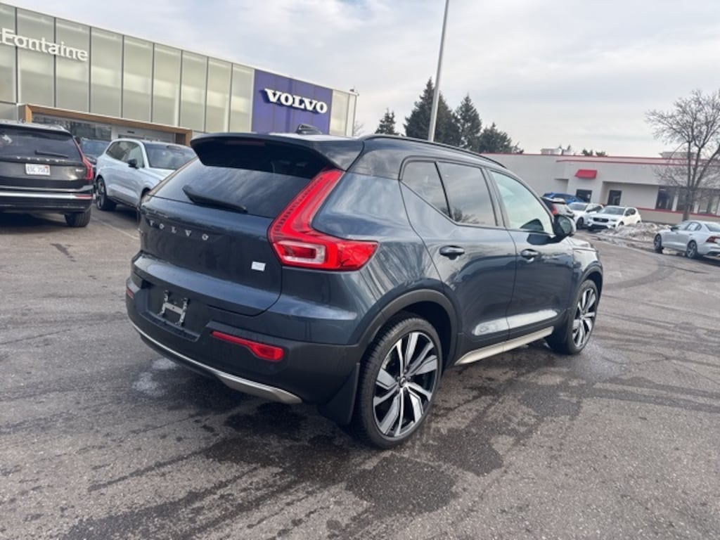 Used 2022 Volvo XC40 Recharge Pure Electric P8 Ultimate SUV