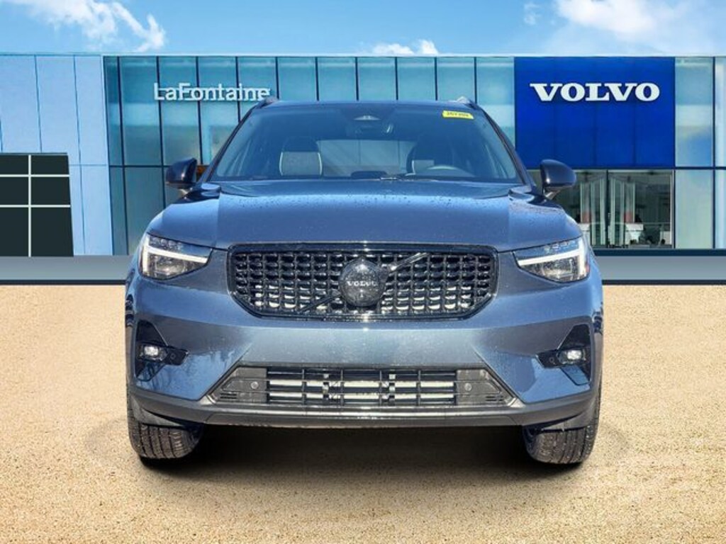 New 2026 Volvo XC40 B5 Ultra Black Edition SUV