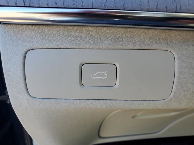 2026 Volvo XC90 Ultra - Photo 18