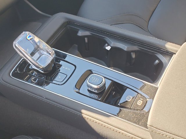2026 Volvo XC90 Plus - Photo 25