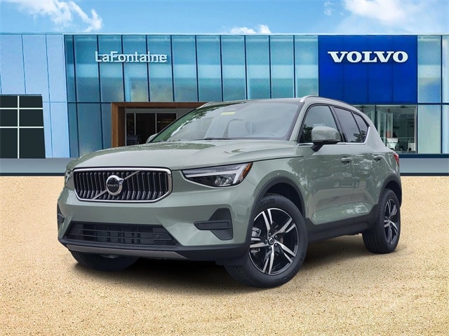 2025 Volvo XC40 SUV 