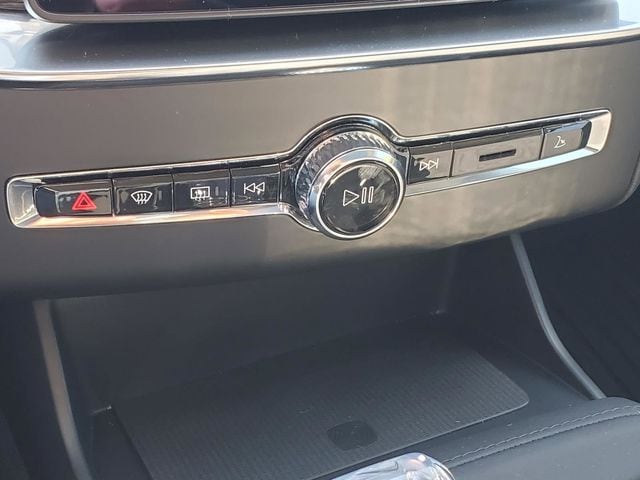 2026 Volvo XC90 Plus - Photo 24