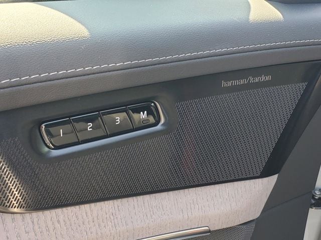 2026 Volvo XC90 Ultra - Photo 11