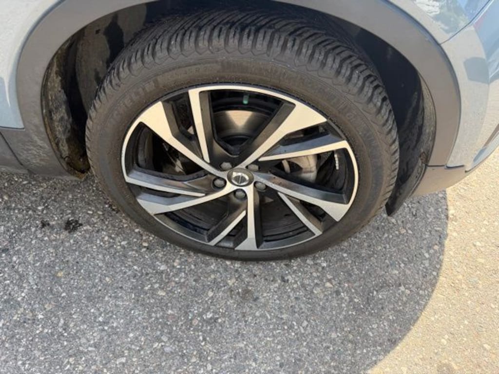 Used 2021 Volvo XC40 R-Design SUV