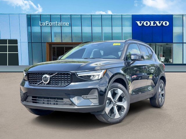 2026 Volvo XC40 B5 Core Dark AWD's photo