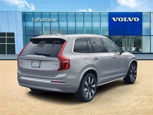 2025 Volvo XC90 T8 photo 4