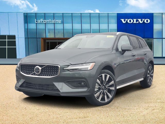 2026 Volvo V60 Cross Country B5 Ultra AWD's photo