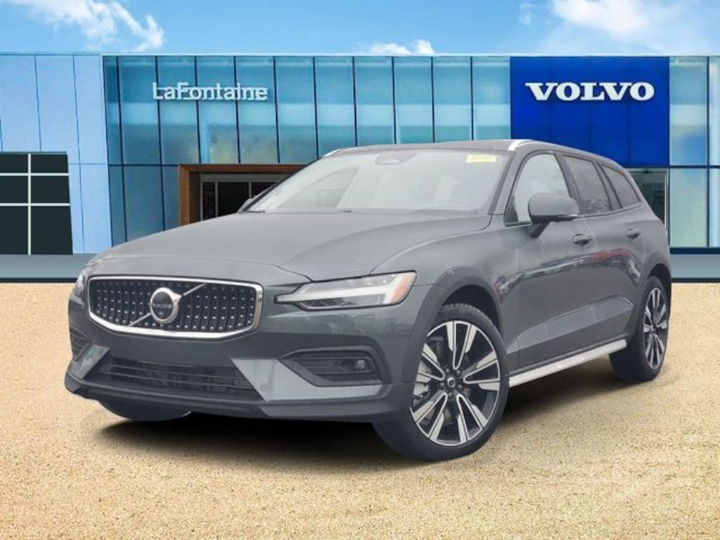 New 2026 Volvo V60 Cross Country B5 Ultra Wagon