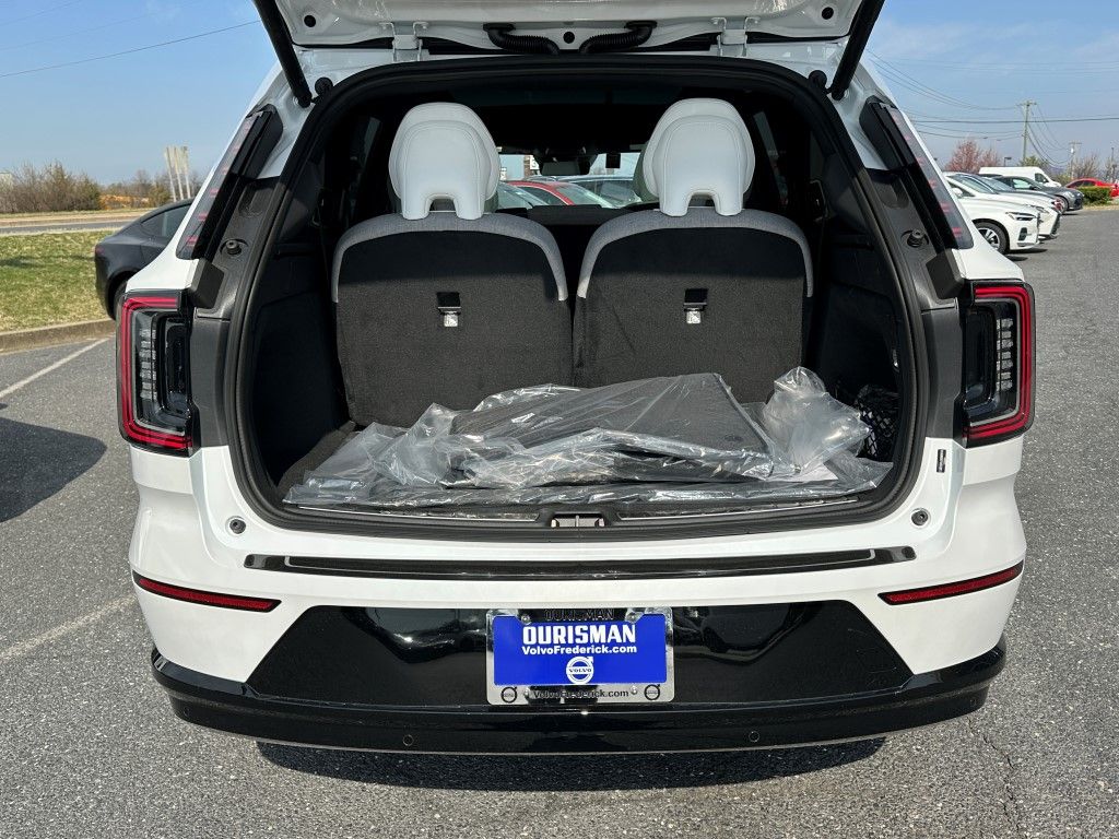 2025 Volvo EX90 Ultra - Photo 16