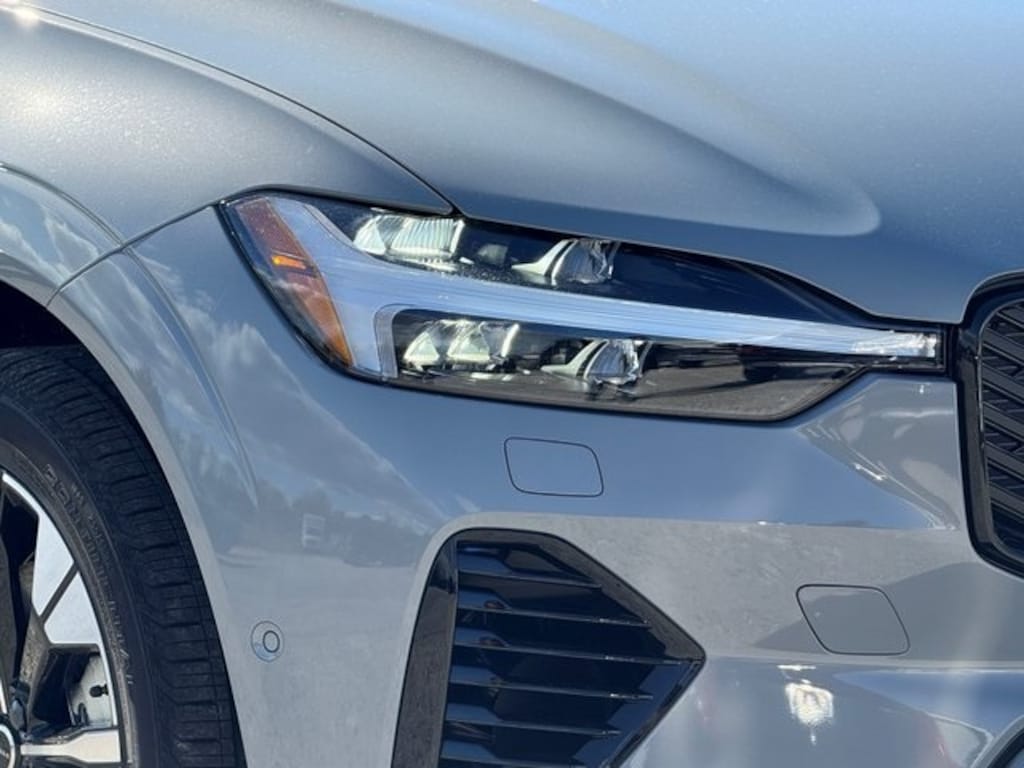 New 2026 Volvo XC60 plug-in hybrid T8 Plus SUV