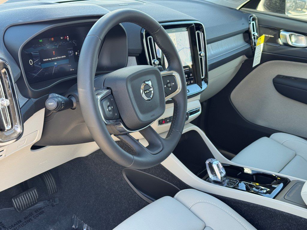 2026 Volvo XC40 Ultra - Photo 21