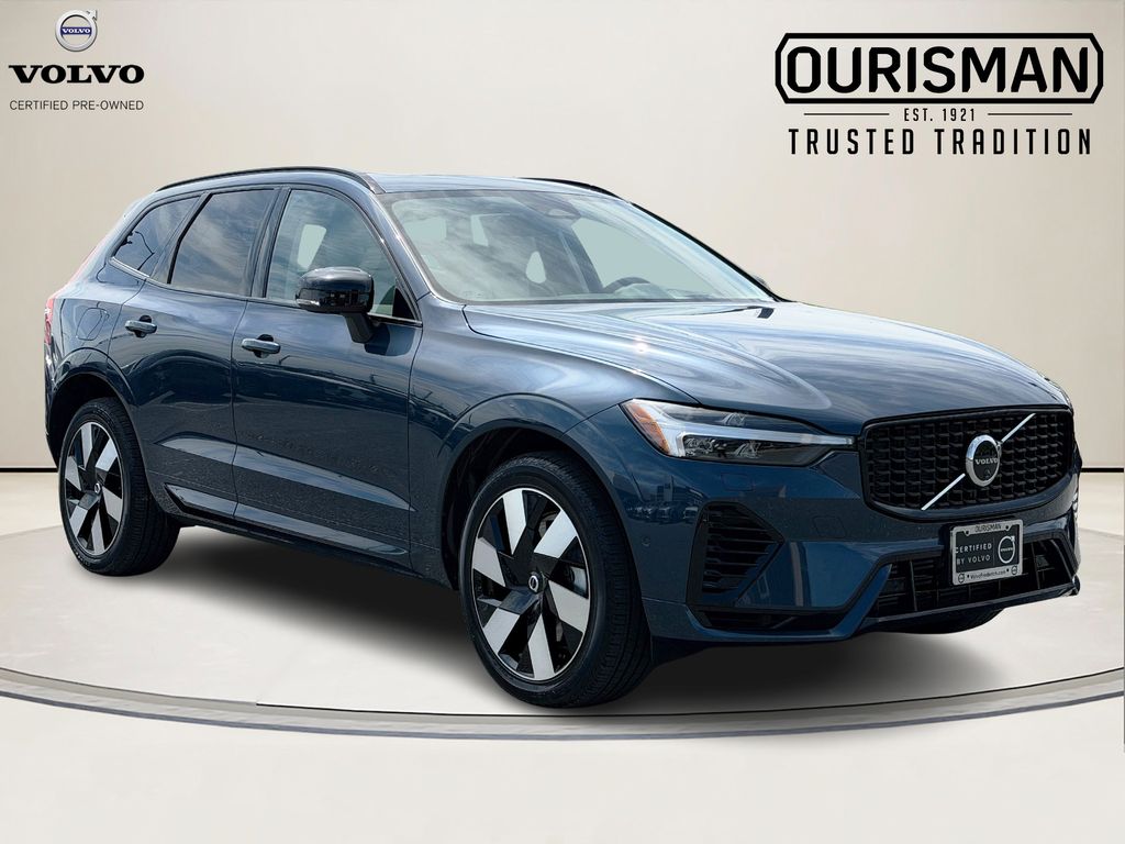 2024 Volvo XC60 T8 Ultimate Dark Theme AWD's photo